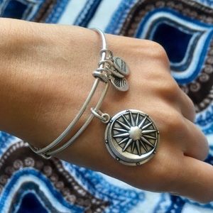 Alex and Ani bangle ❤️